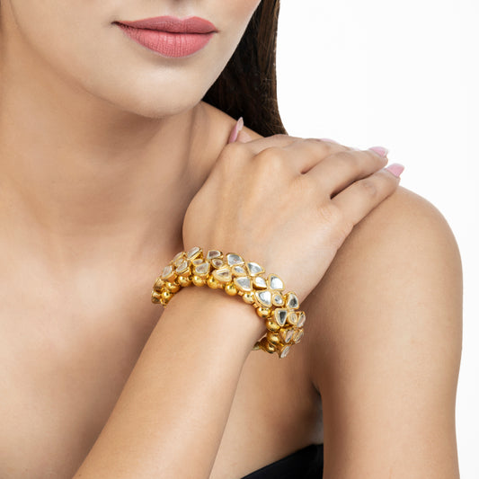 "How to Spot Fake Kundan Jewelry: A Buyer’s Guide"