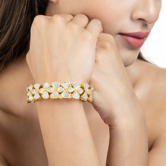 Why Kundan Jewellery is the Must-Have Accessory This Diwali