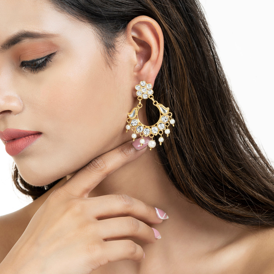 Kundan Earrings: A Symbol of Love, Luck, and Prosperity in the New Year – A Guide by Danish Jewellers